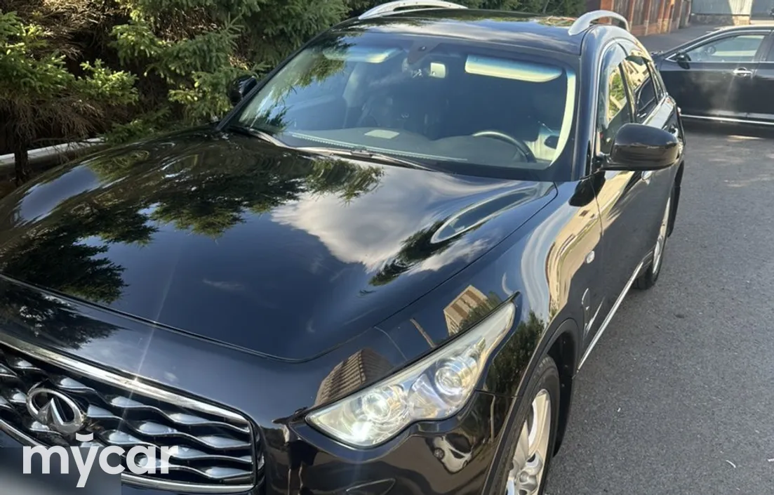 Infiniti FX 2011