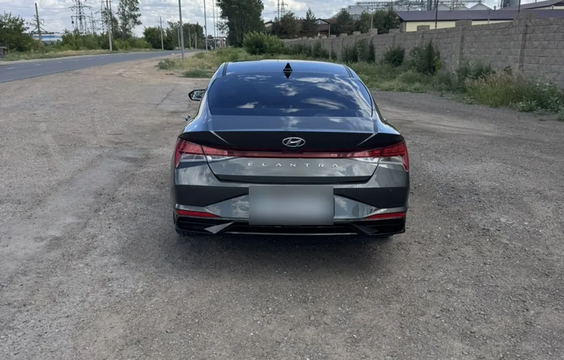 Hyundai Elantra 2023
