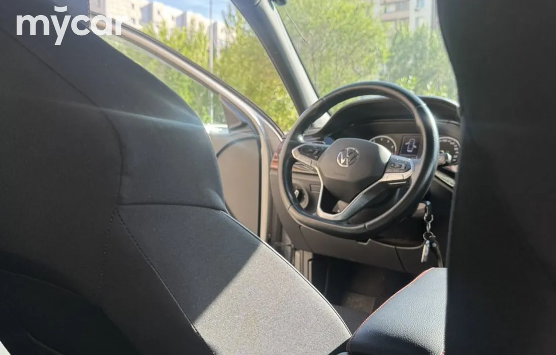 Volkswagen Polo 2021