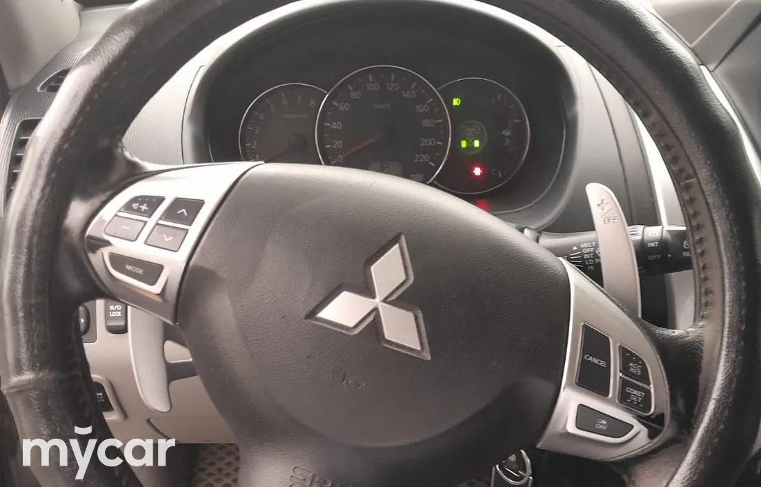 Mitsubishi Pajero Sport 2013