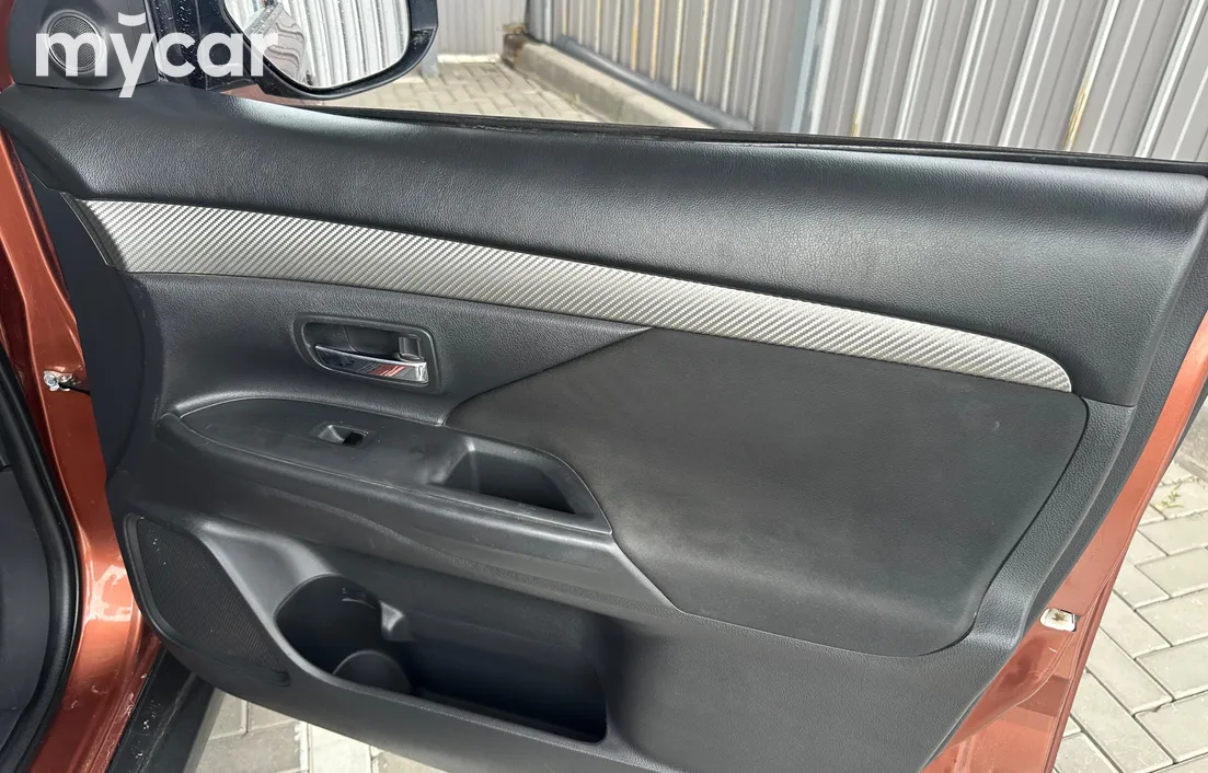 Mitsubishi Outlander 2012
