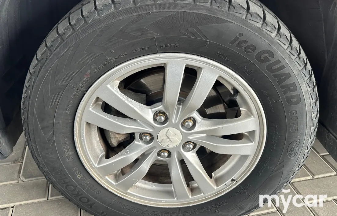 Mitsubishi Outlander 2012