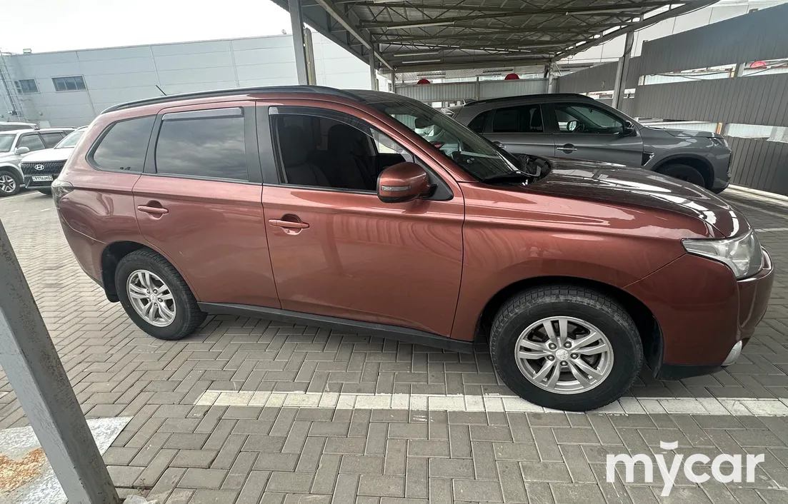 Mitsubishi Outlander 2012