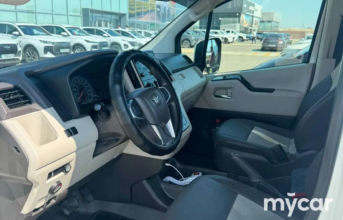 Toyota Hiace 2020
