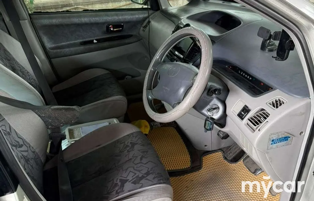 Toyota Nadia 1998