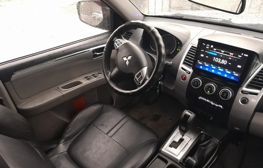 Mitsubishi Pajero Sport 2013