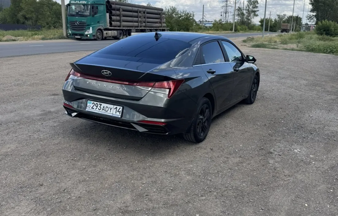 Hyundai Elantra 2023