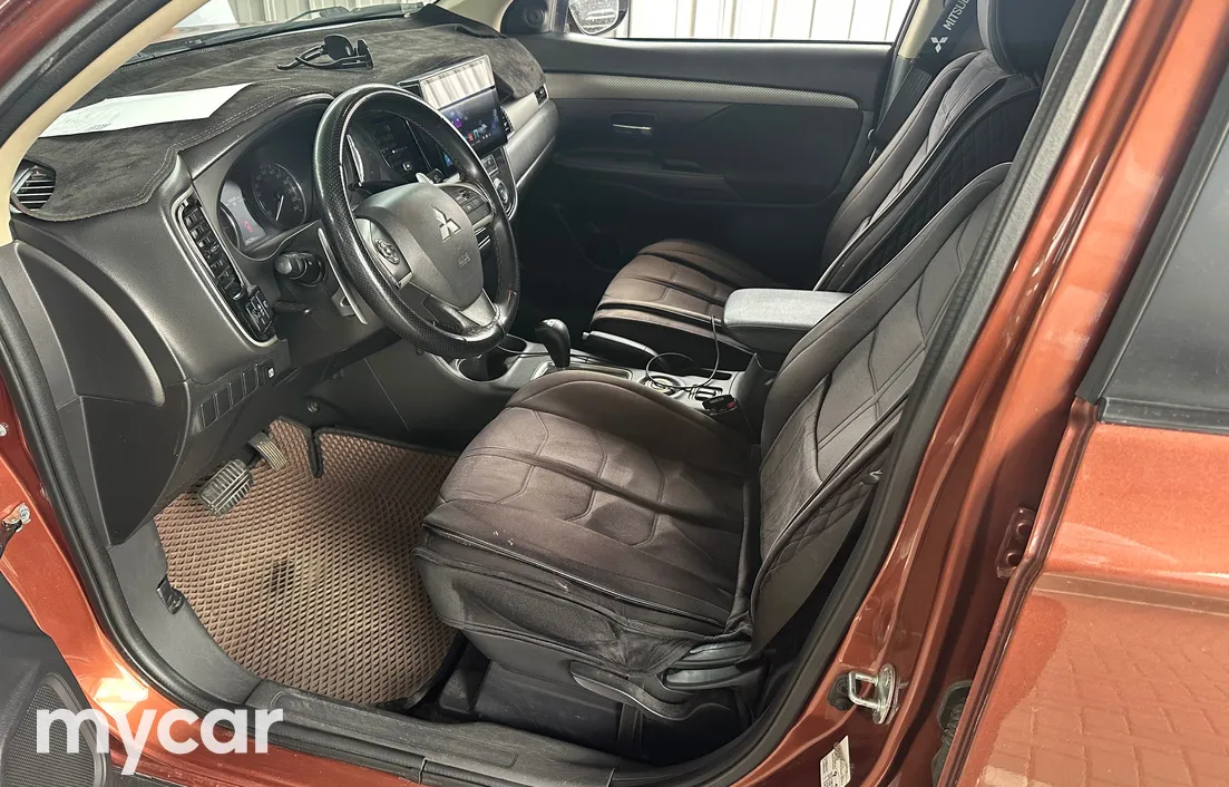 Mitsubishi Outlander 2012