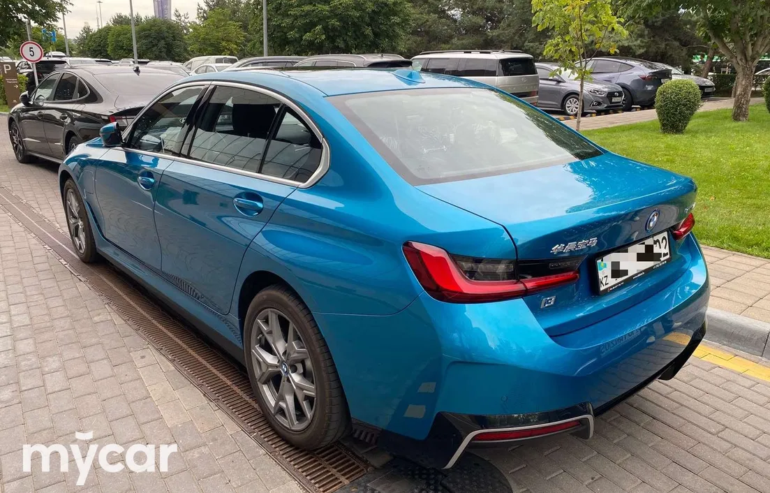 BMW i3 2023