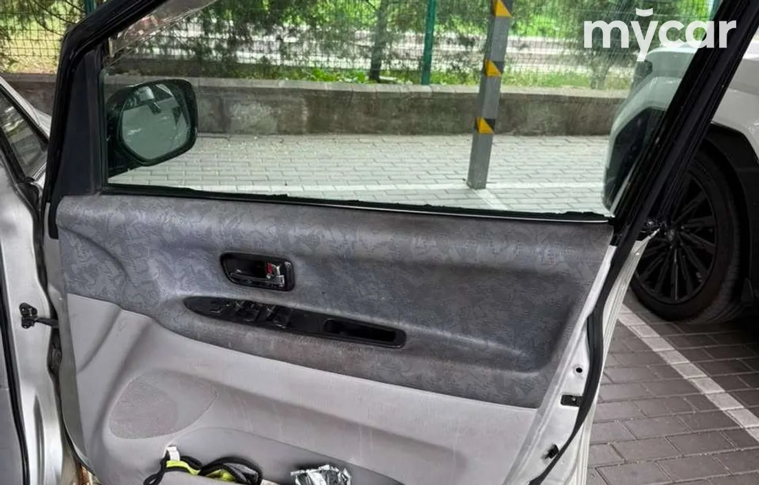 Toyota Nadia 1998
