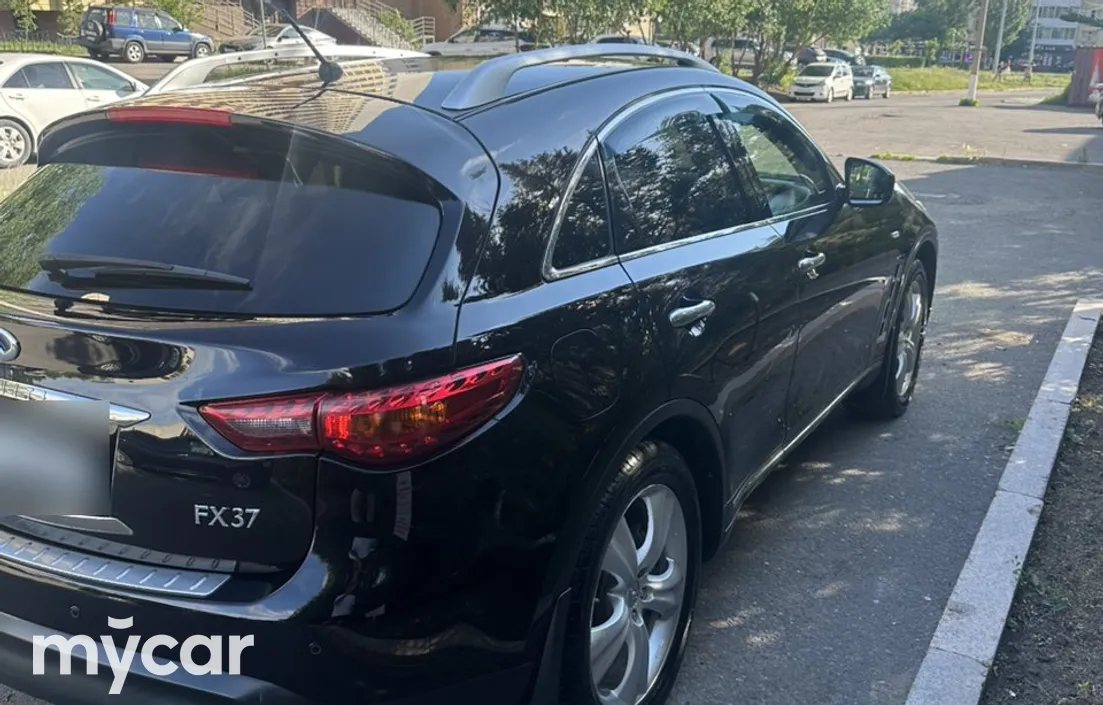 Infiniti FX 2011