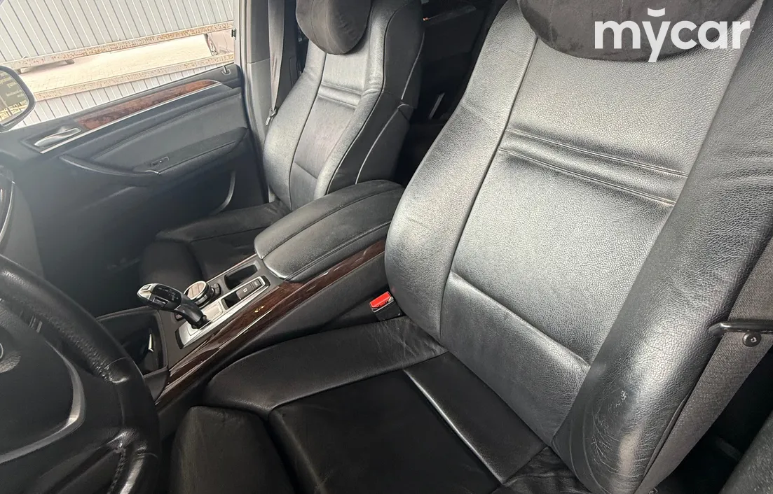 BMW X5 2011