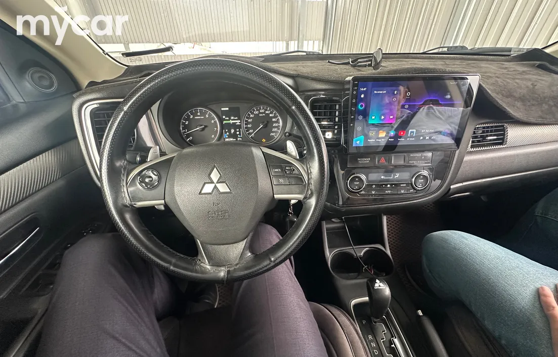 Mitsubishi Outlander 2012