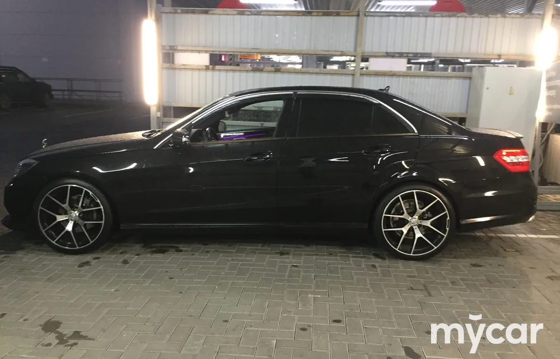 Mercedes-Benz E-Класс 2011