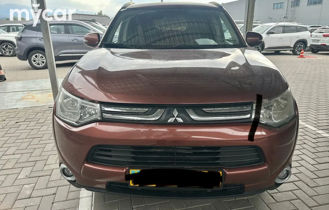 Mitsubishi Outlander 2012