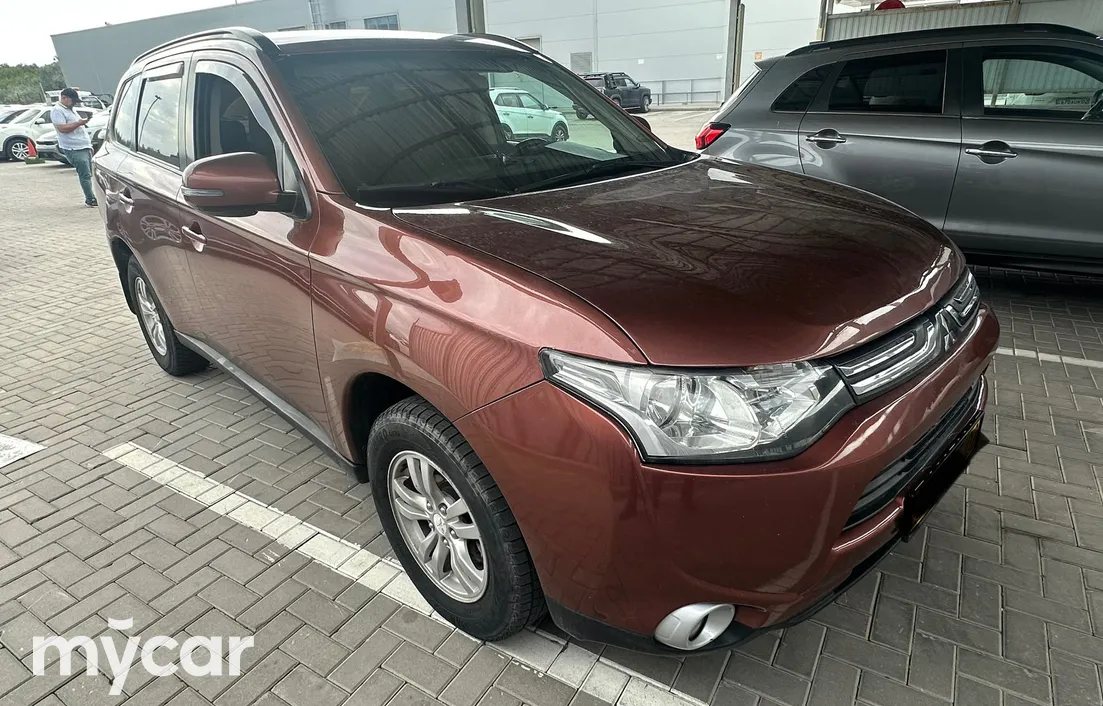 Mitsubishi Outlander 2012