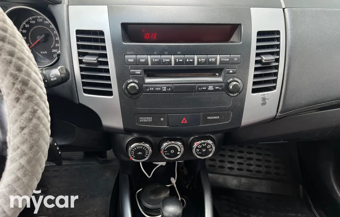 Mitsubishi Outlander 2010