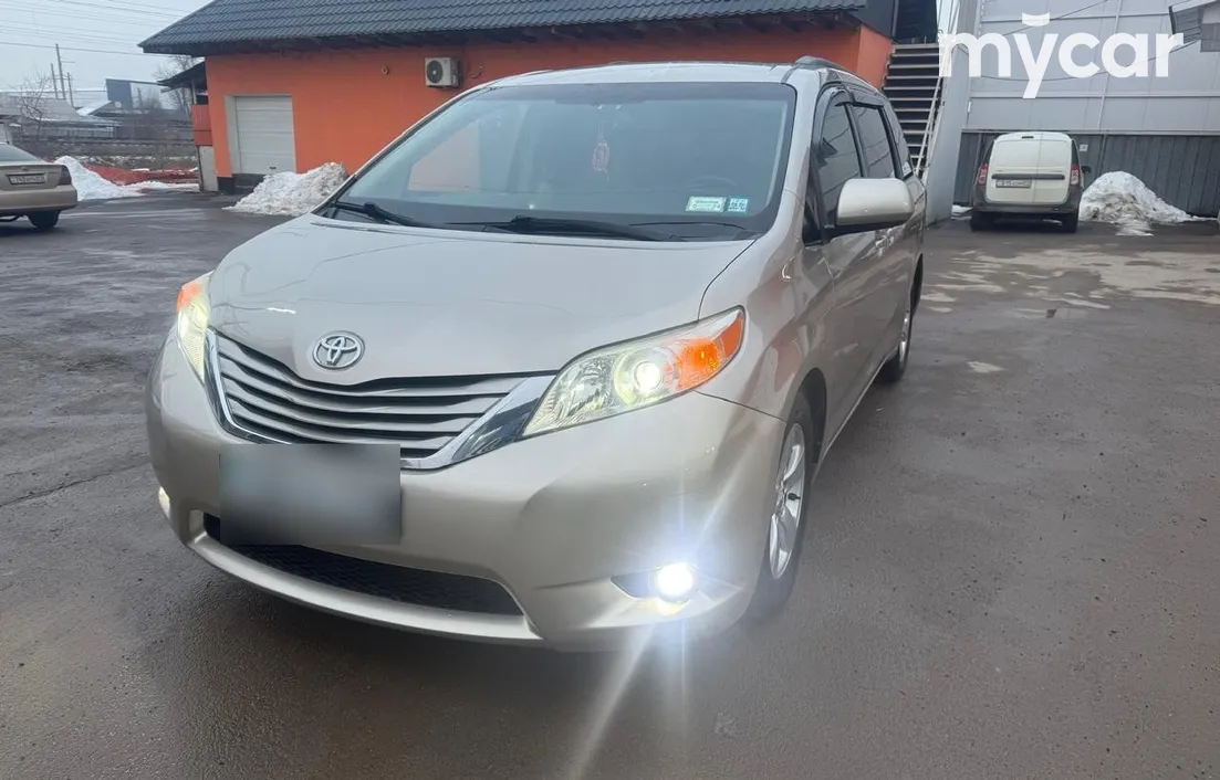 Toyota Sienna 2015