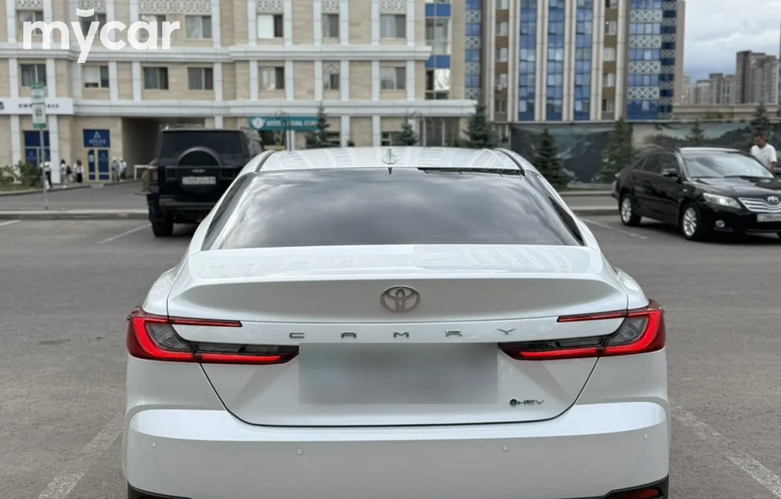 Toyota Camry 2025