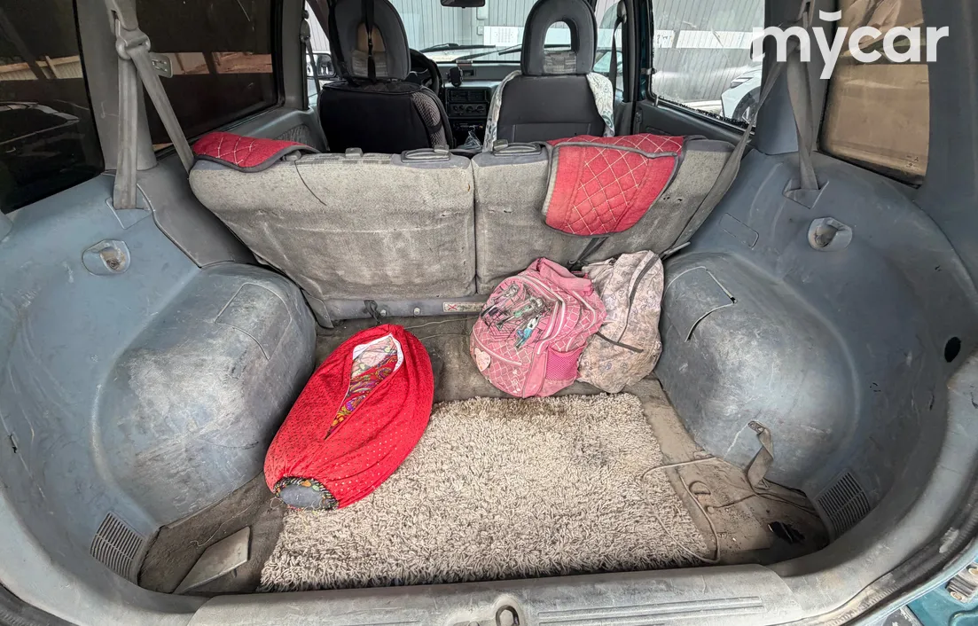 Mitsubishi Space Runner 1995