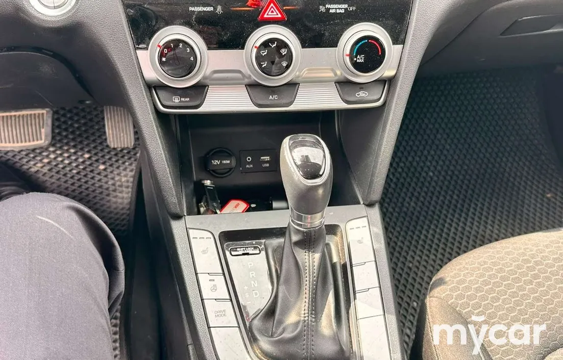 Hyundai Elantra 2018