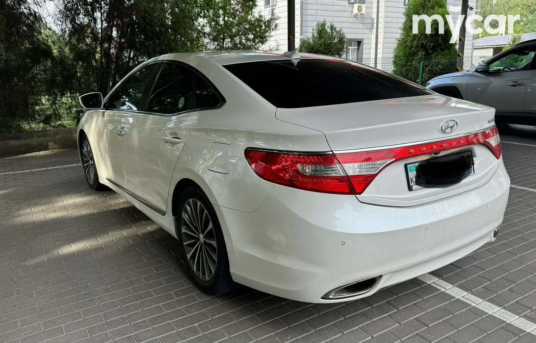 Hyundai Grandeur 2013