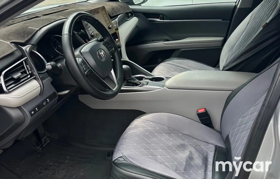 Toyota Camry 2021