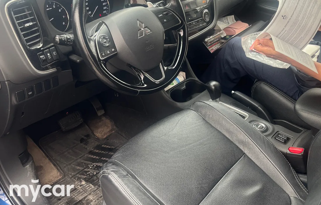 Mitsubishi Outlander 2015