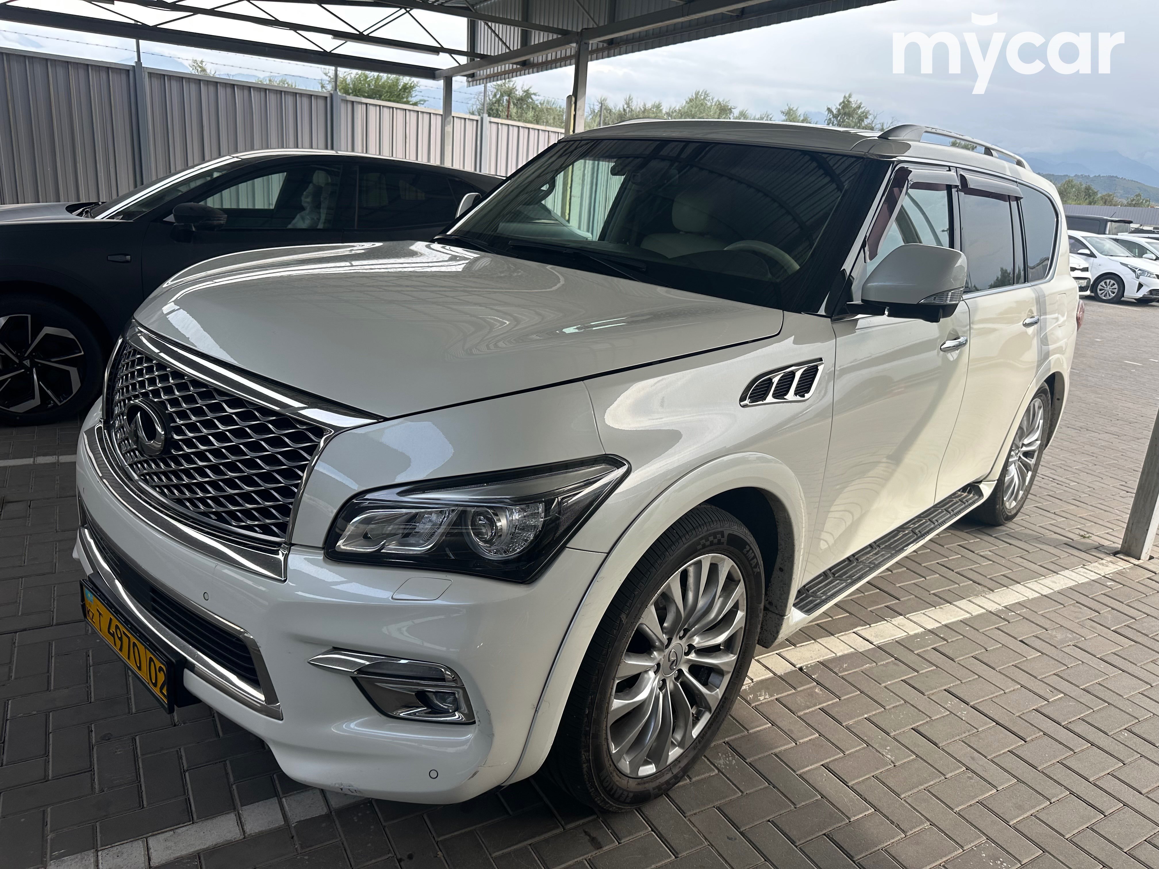 Infiniti QX80 2014