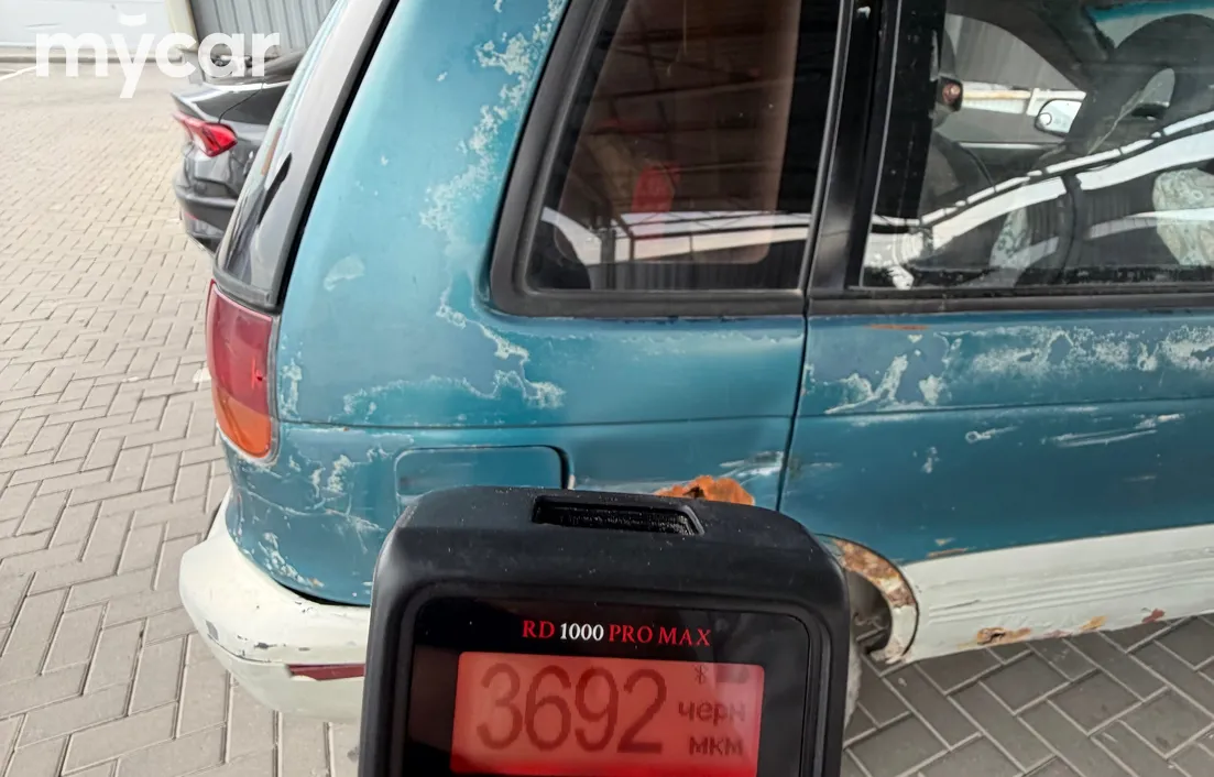 Mitsubishi Space Runner 1995