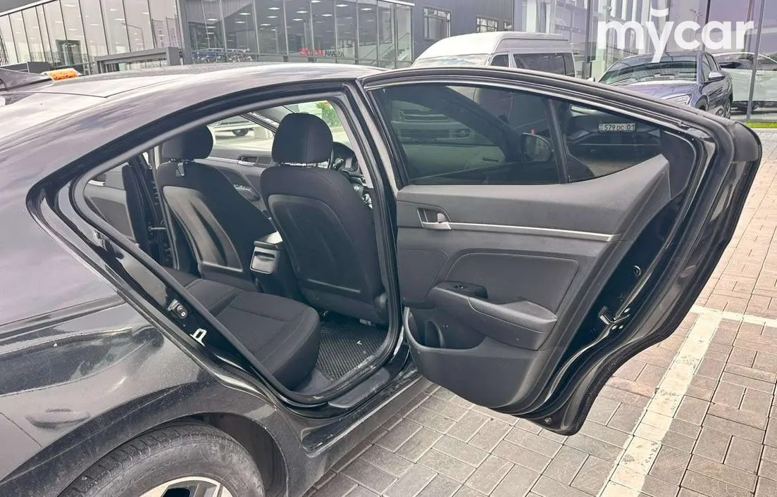 Hyundai Elantra 2018