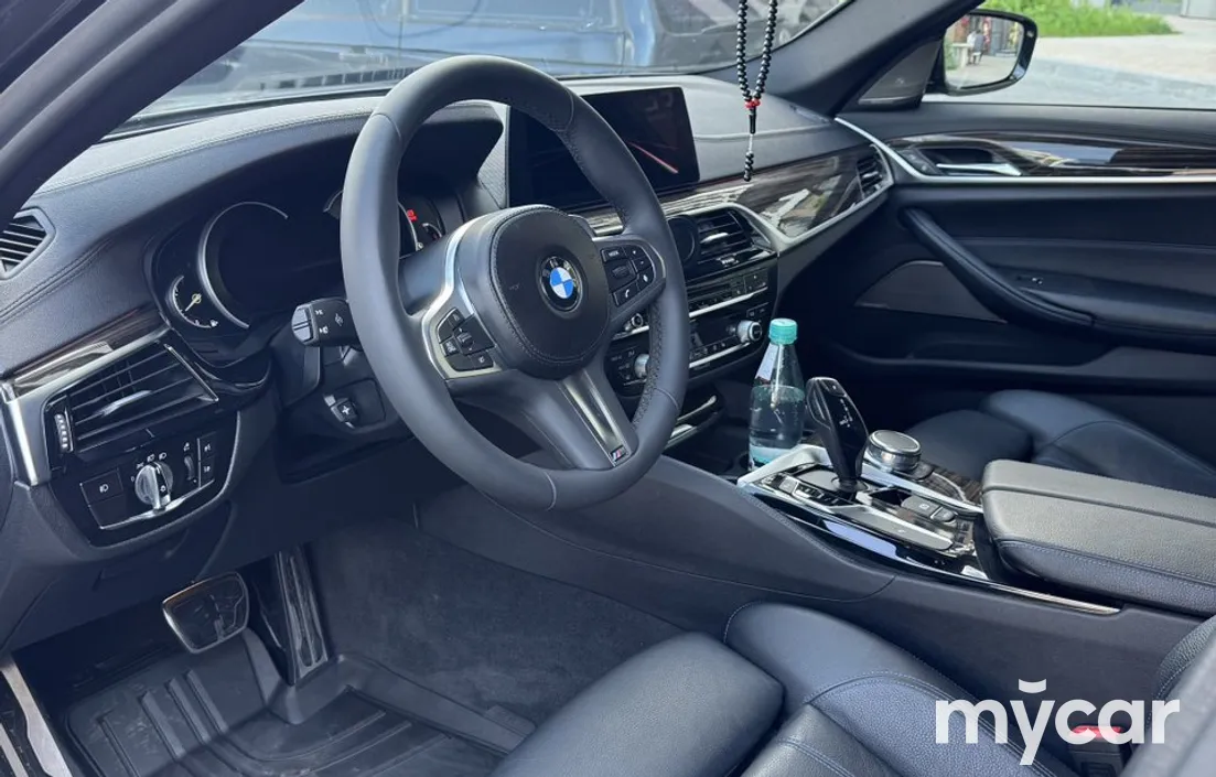 BMW 5 серия 2017