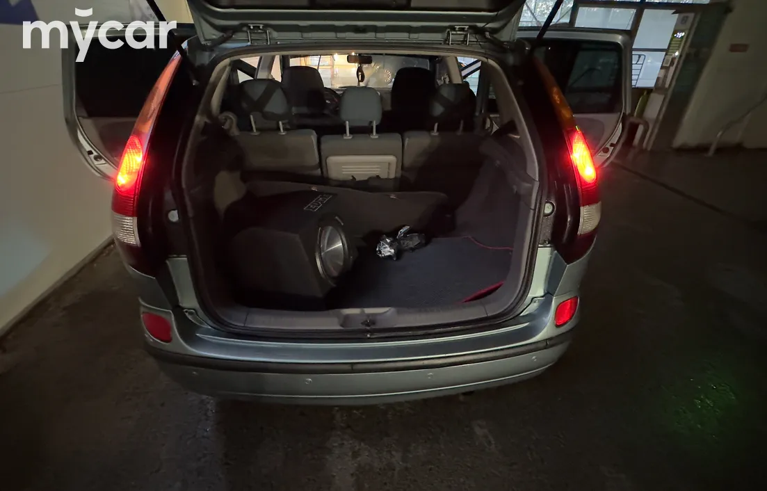Nissan Almera Tino 2002