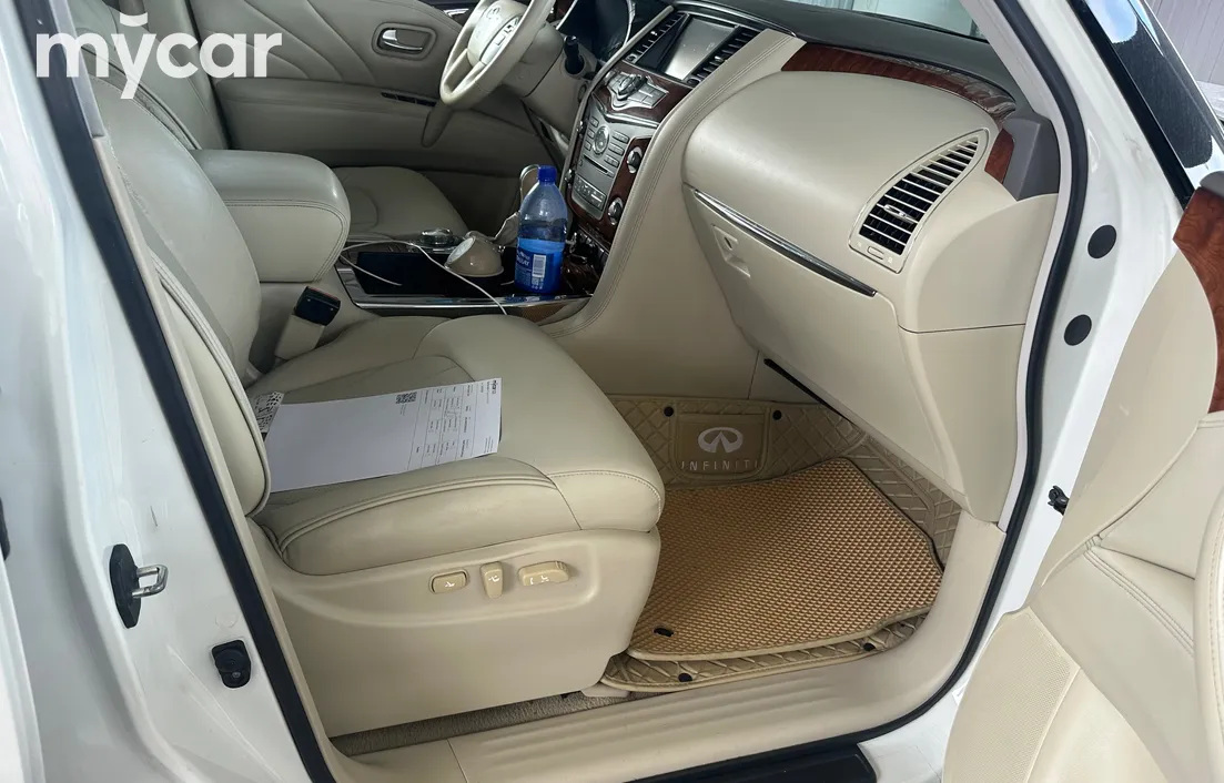 Infiniti QX80 2014