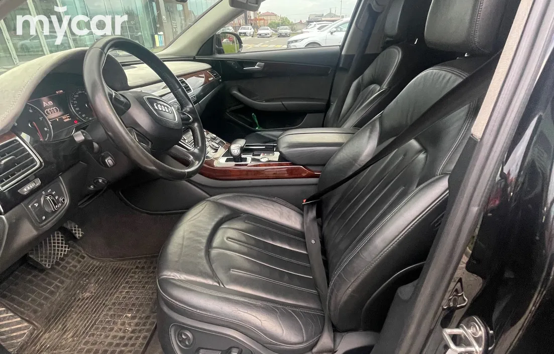 Audi A8 2012