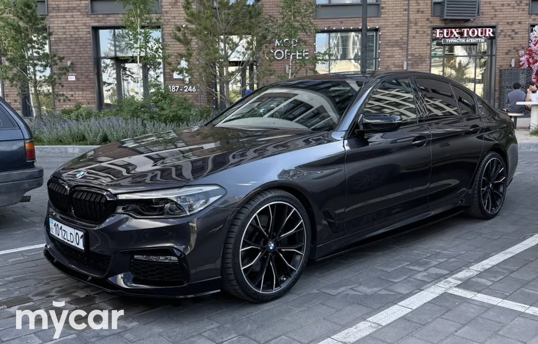 BMW 5 серия 2017