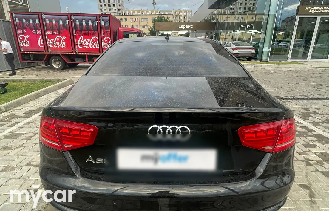 Audi A8 2012
