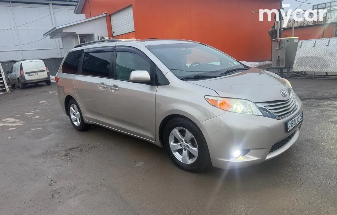 Toyota Sienna 2015