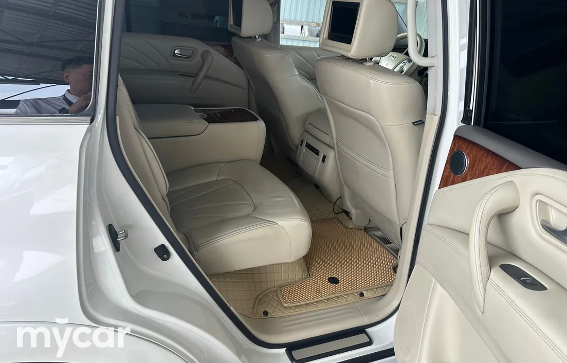 Infiniti QX80 2014
