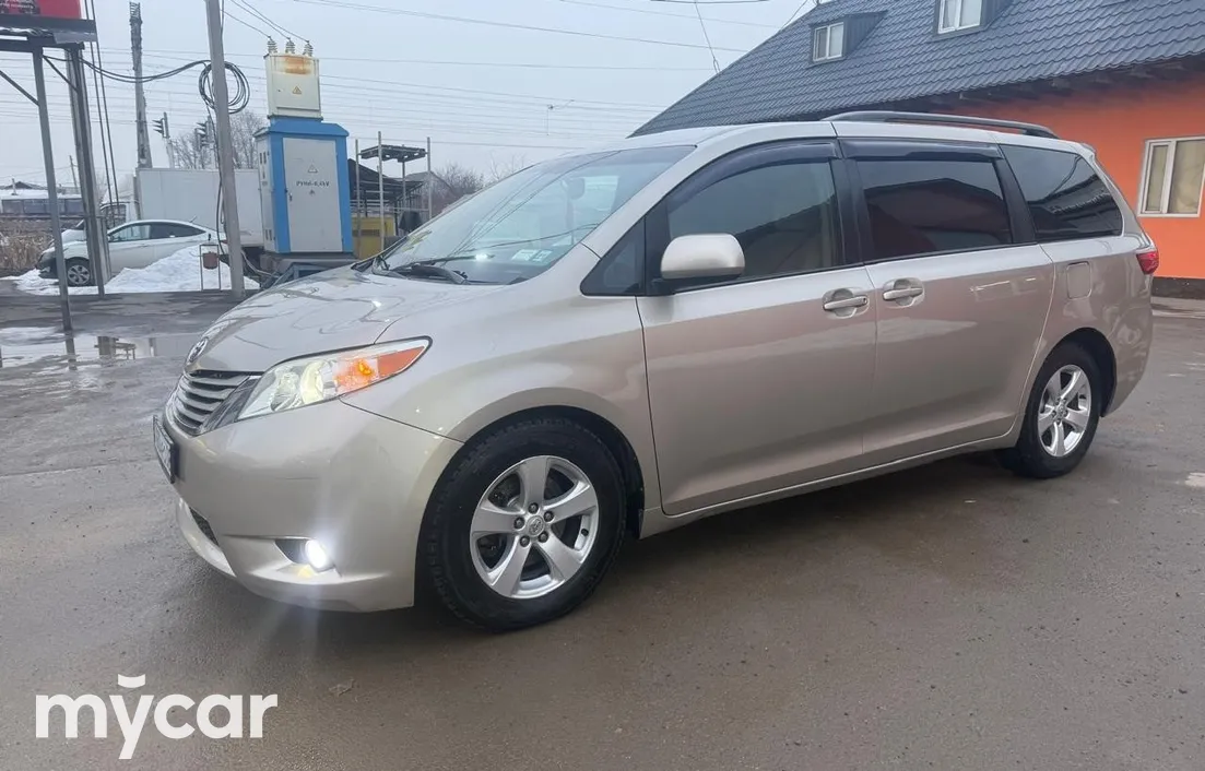 Toyota Sienna 2015