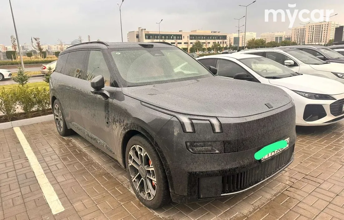 Lynk & Co 900 2025