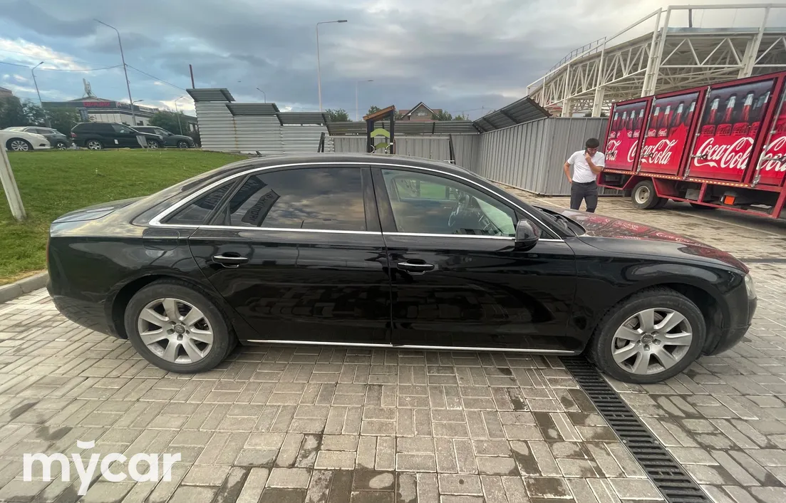 Audi A8 2012
