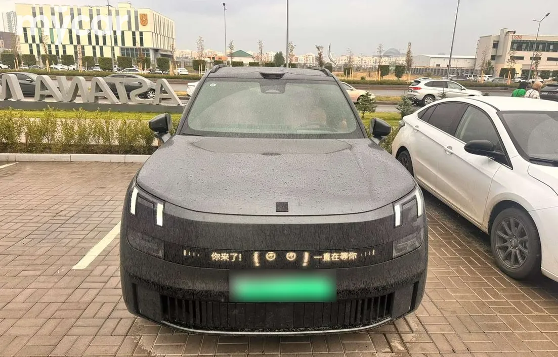 Lynk & Co 900 2025