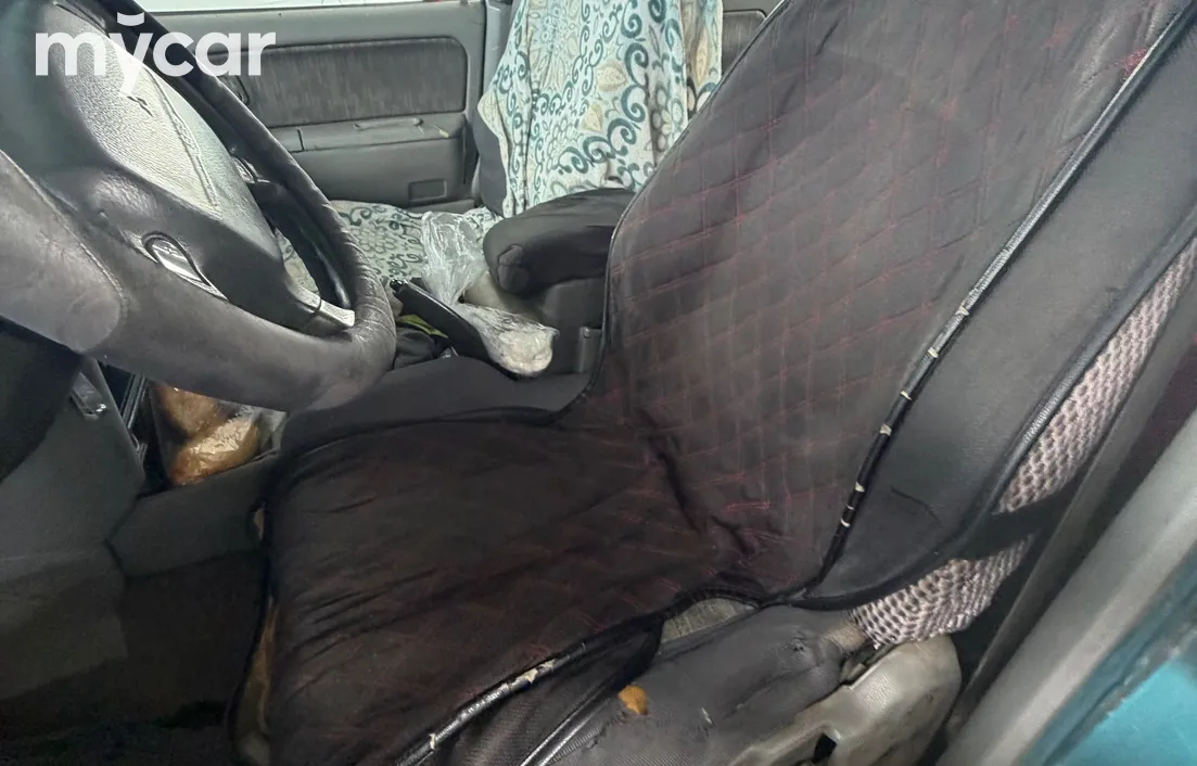 Mitsubishi Space Runner 1995
