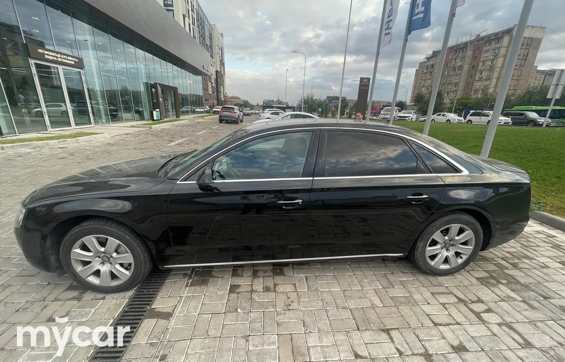 Audi A8 2012
