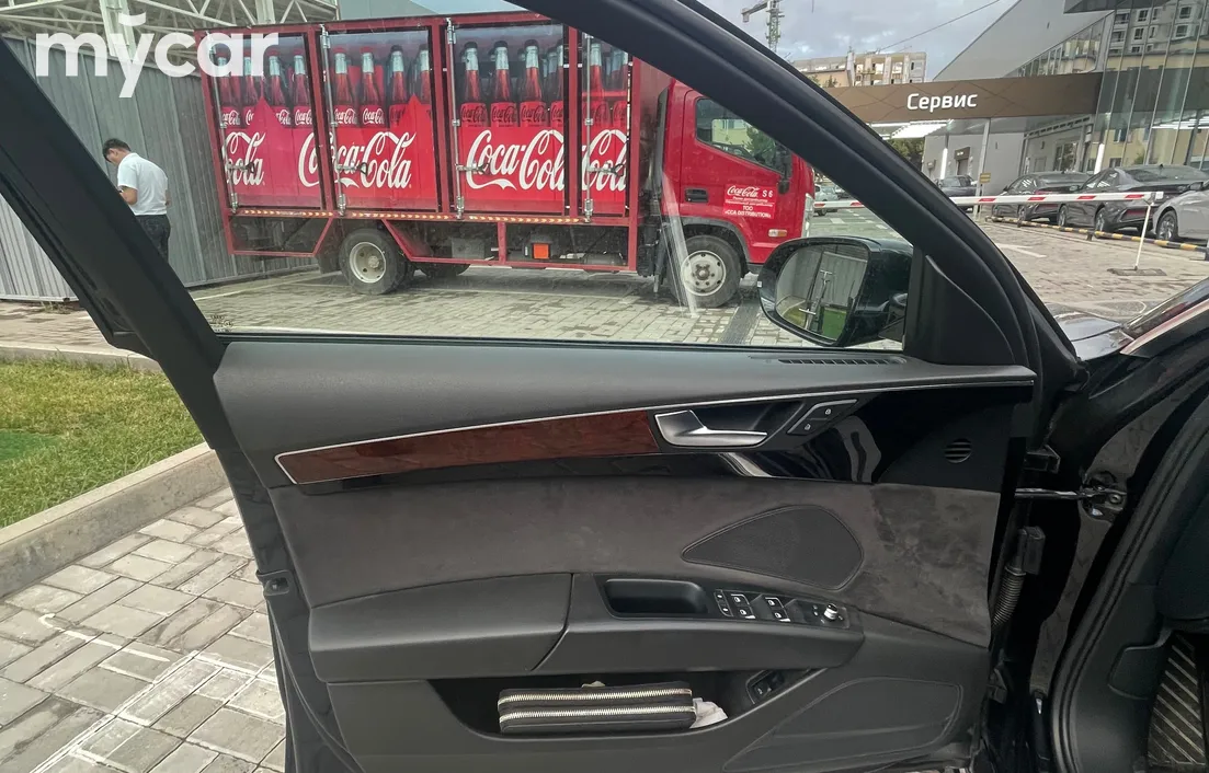 Audi A8 2012