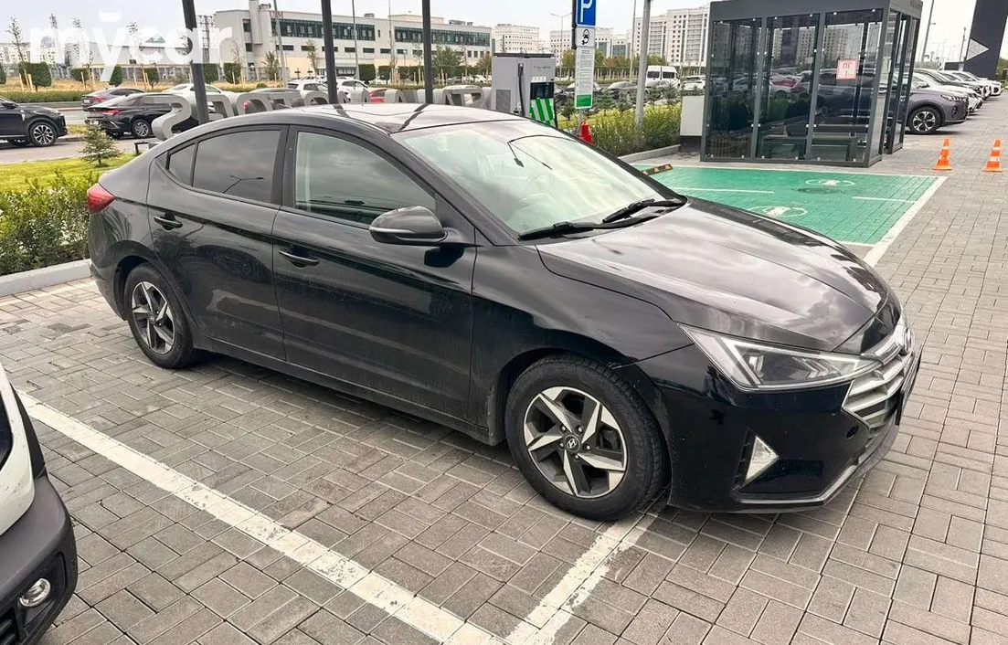 Hyundai Elantra 2018