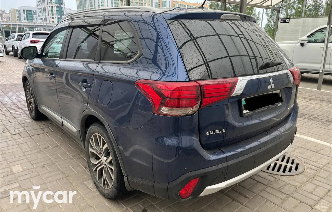Mitsubishi Outlander 2015