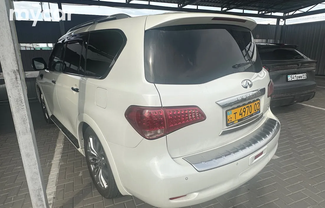 Infiniti QX80 2014