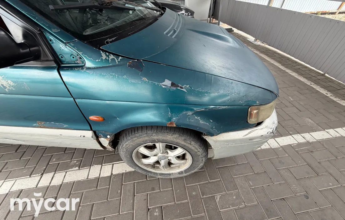 Mitsubishi Space Runner 1995
